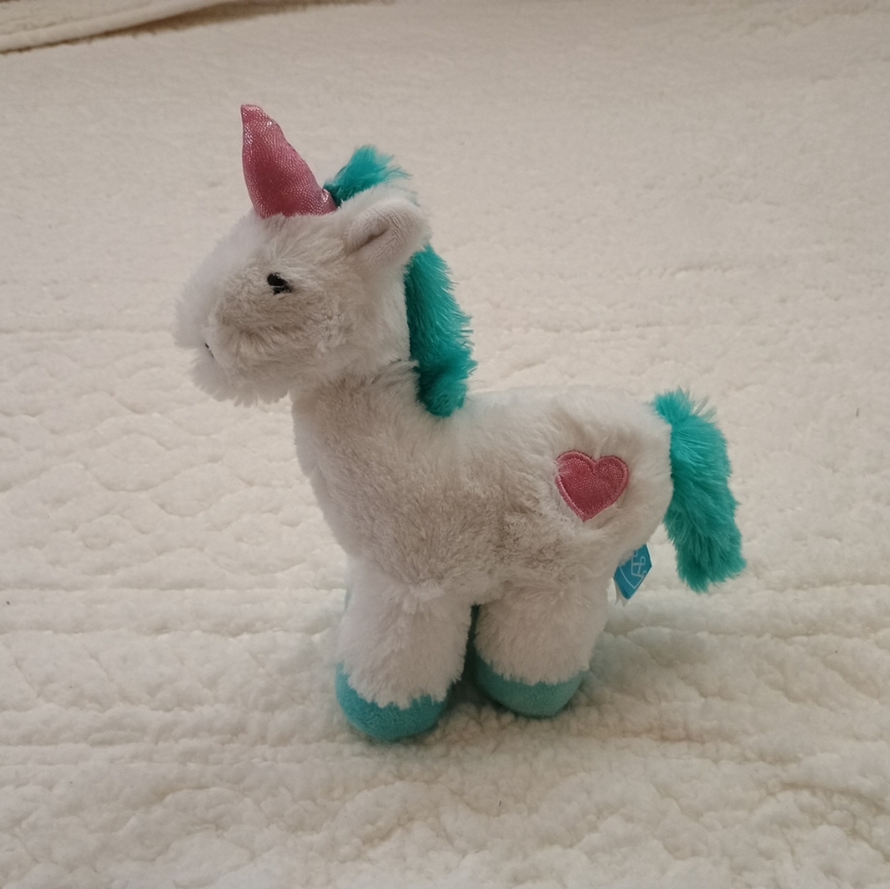 Manhattan Toy Company Unicorn Baby Voyagers 9 in Plushie With Bean Hoofs